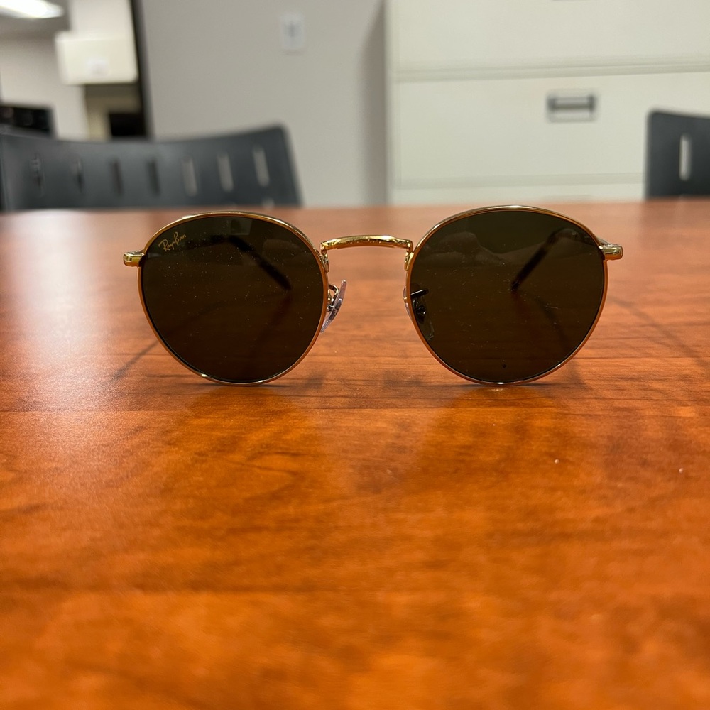 Ray Ban Sunglasses Round- No CASE